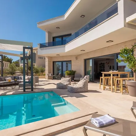 Vista Al Mar فيلة ماكارسكا
